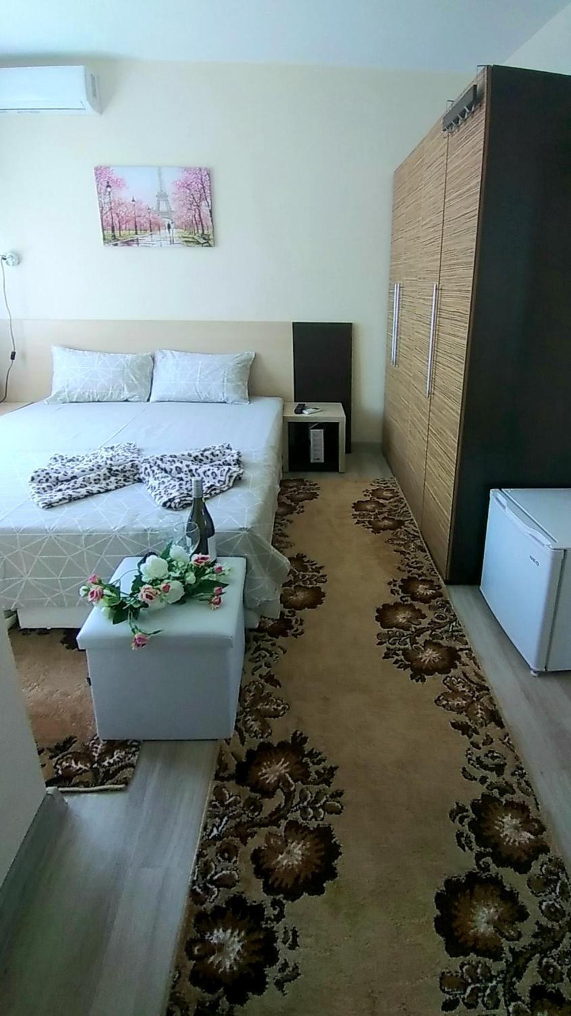 Rose & Water Guest House 帕维尔巴尼亚 客房 照片